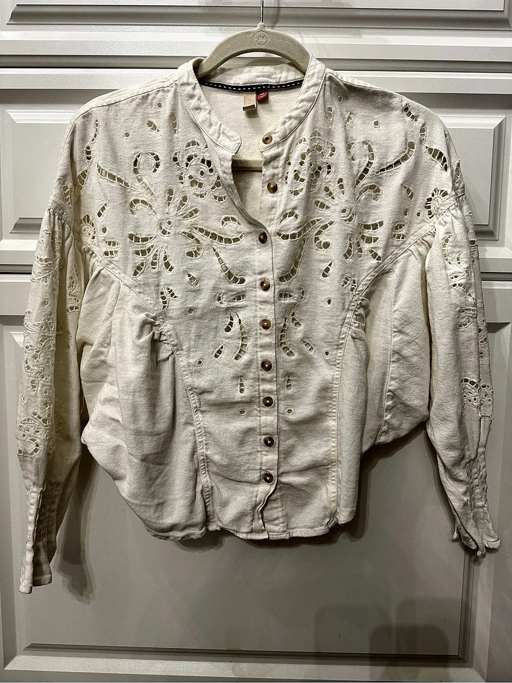 Pilcro laser cut Blouse in White Size XSP